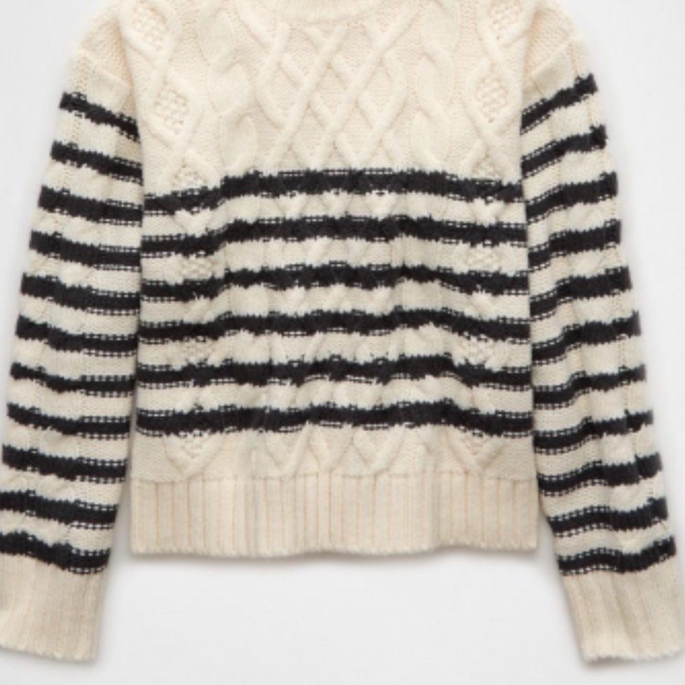American Eagle Outfitters Black and Cream Cable Knit Sweater